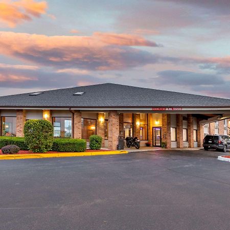 Rodeway Inn Coopersville Экстерьер фото