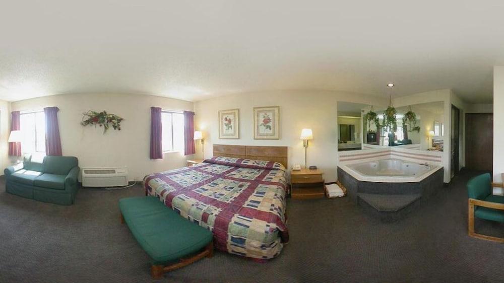 Rodeway Inn Coopersville Экстерьер фото