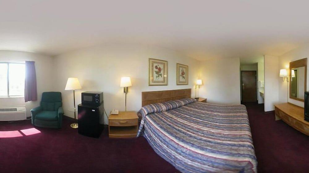 Rodeway Inn Coopersville Экстерьер фото