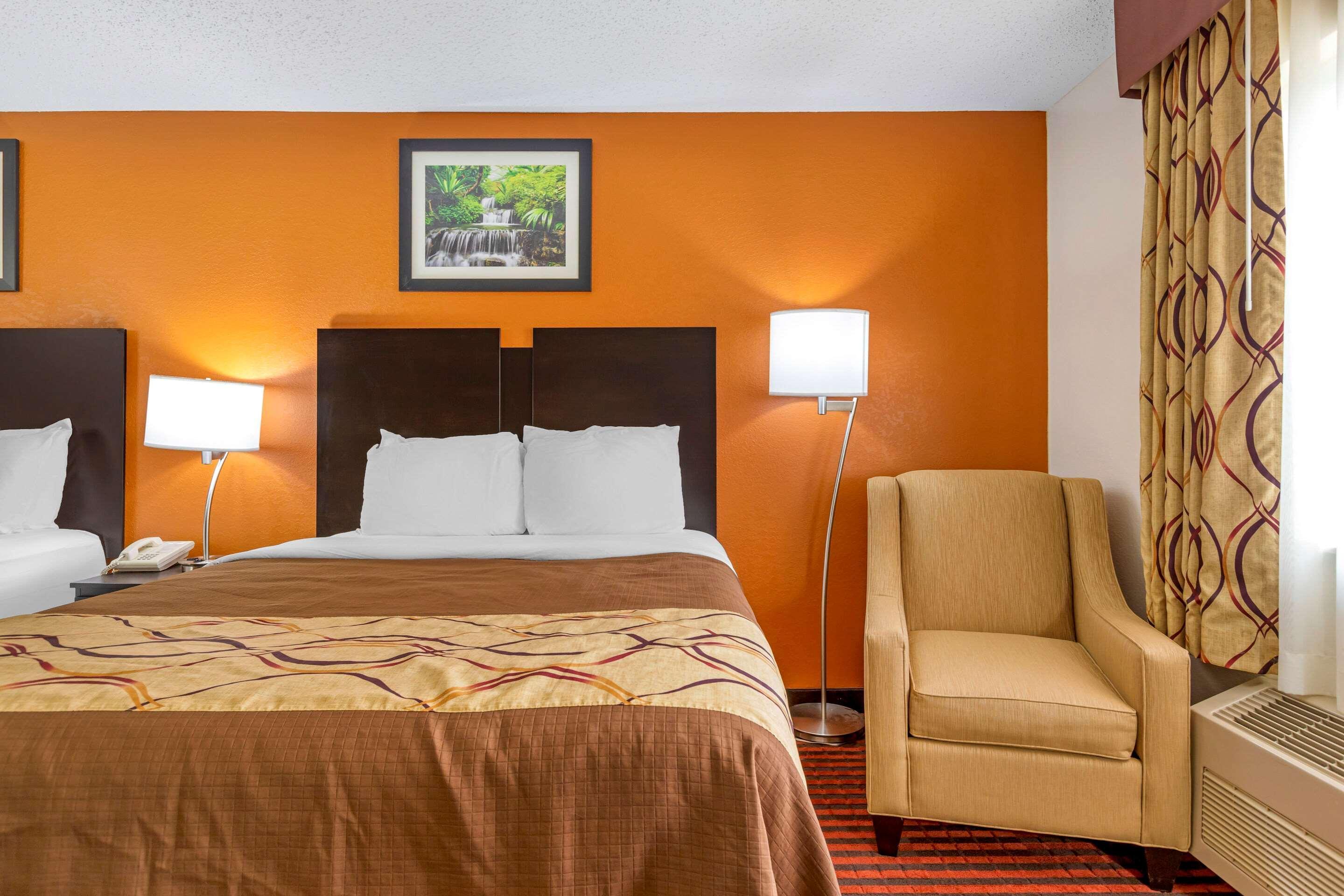 Rodeway Inn Coopersville Экстерьер фото