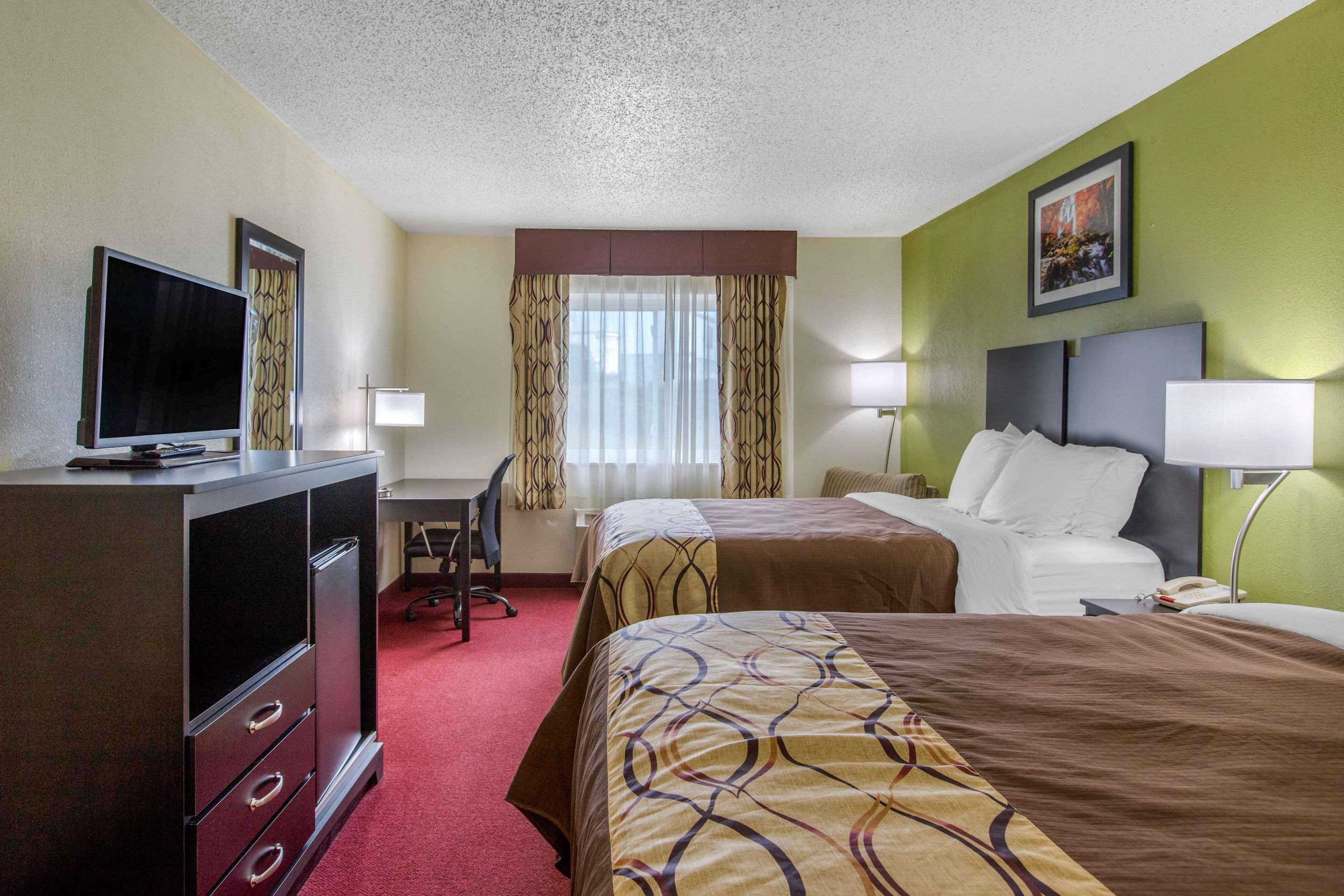 Rodeway Inn Coopersville Экстерьер фото