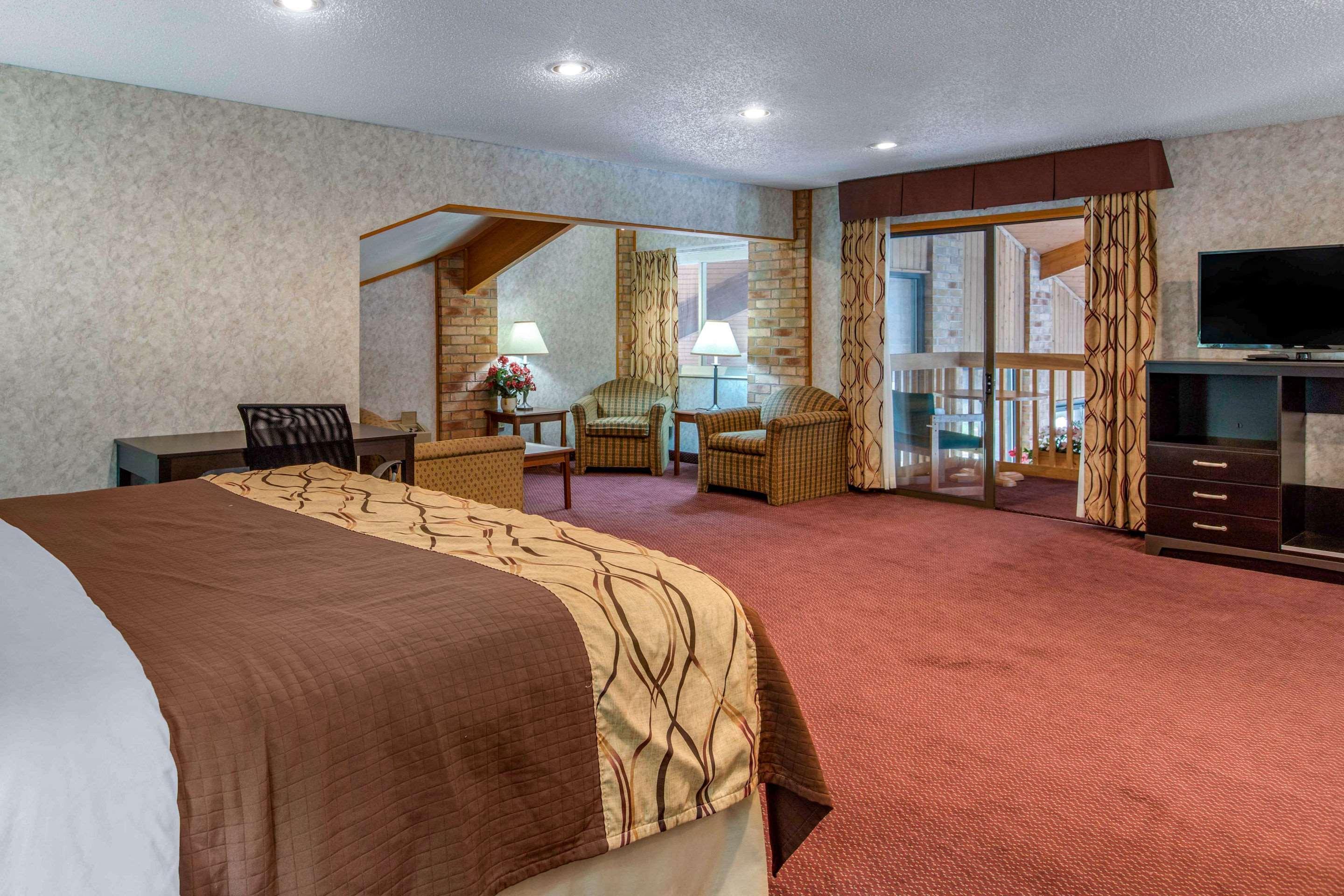 Rodeway Inn Coopersville Экстерьер фото
