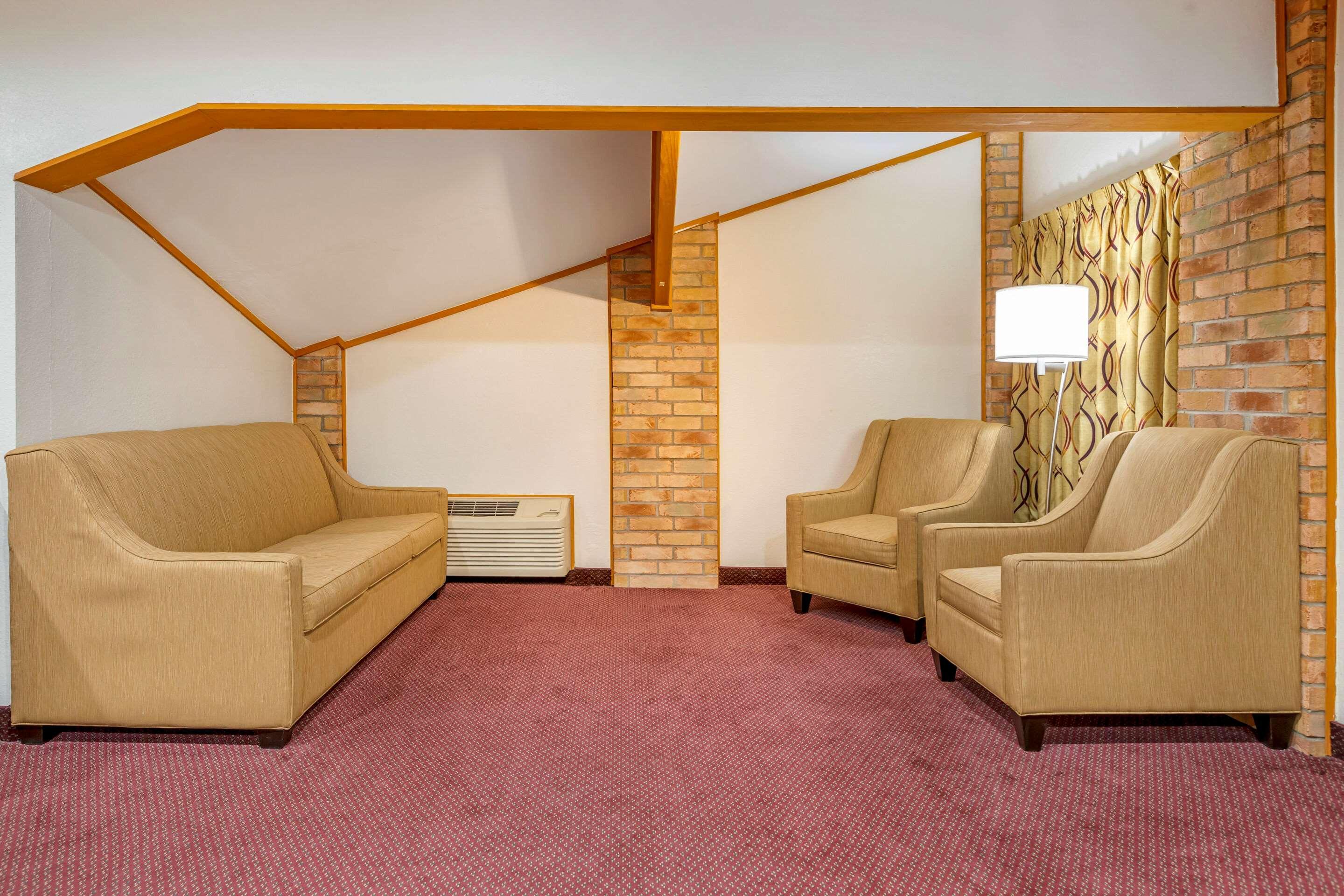 Rodeway Inn Coopersville Экстерьер фото