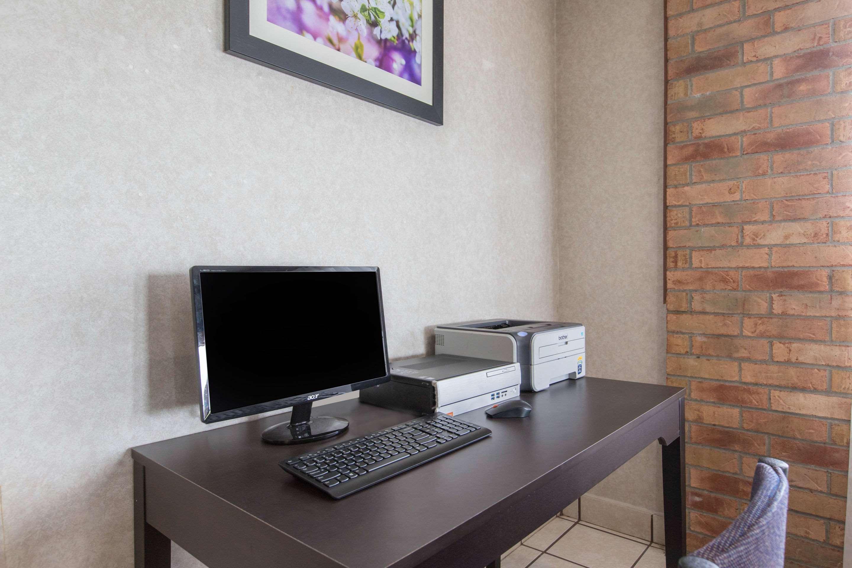 Rodeway Inn Coopersville Экстерьер фото