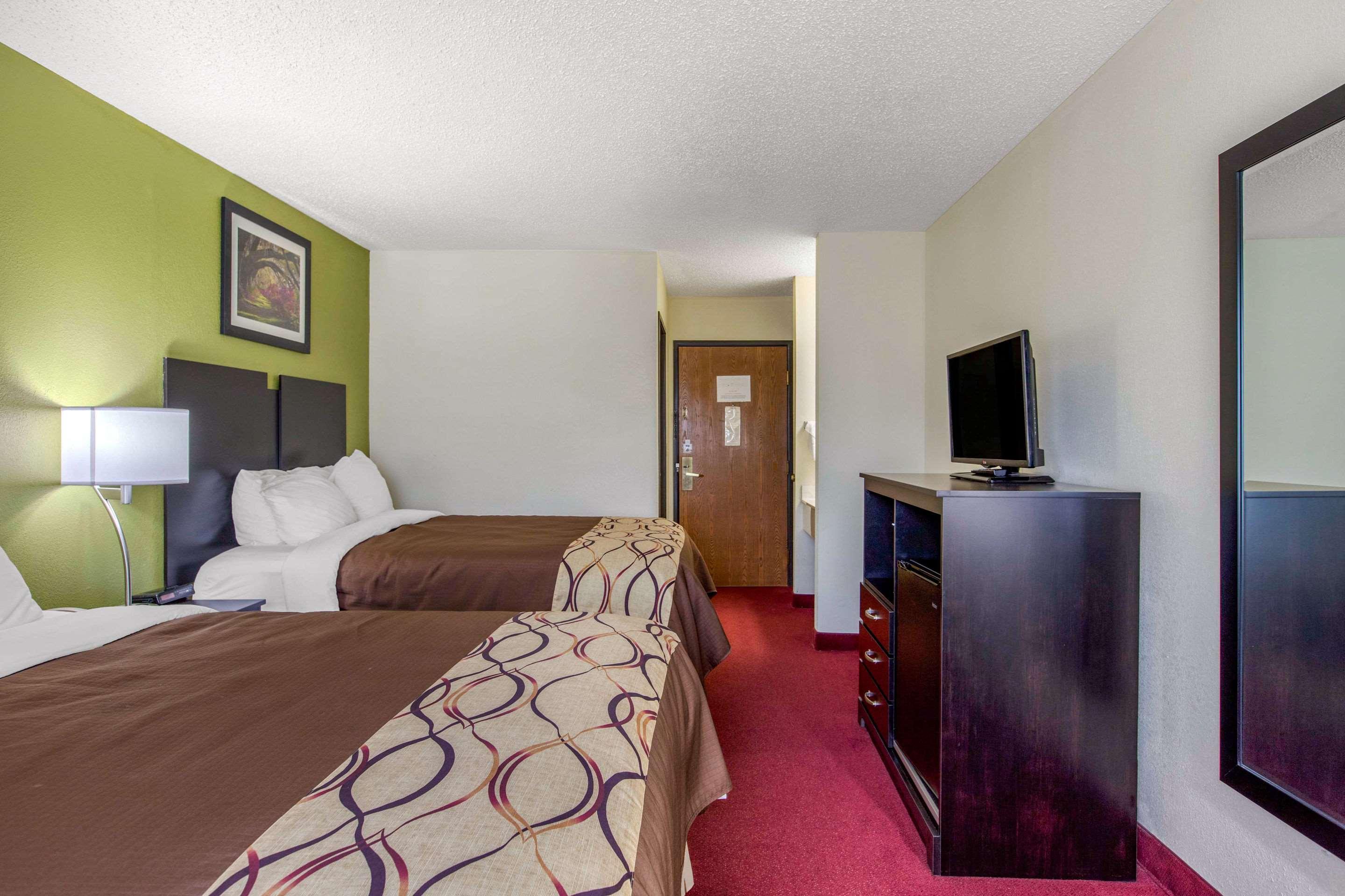 Rodeway Inn Coopersville Экстерьер фото