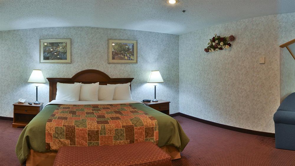 Rodeway Inn Coopersville Экстерьер фото